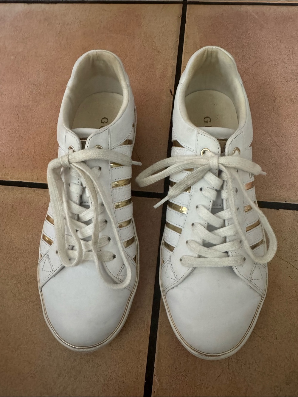 Guess White Sneakers with Gold Stripes